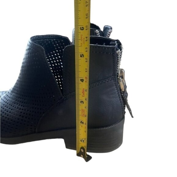 Steve Madden Boots 7 Shoe Black Booties Chunky Heel Shoes Spring Footwear Boot 7 - Picture 11 of 14